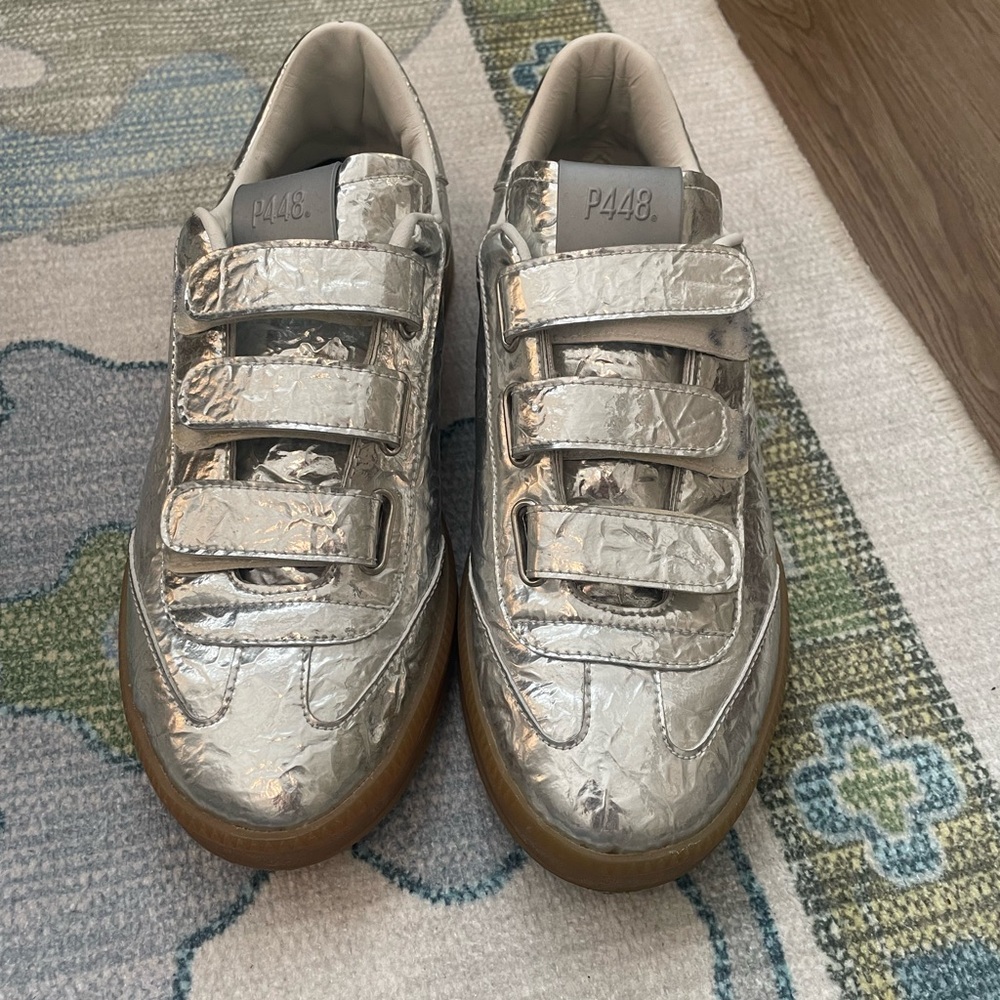 P448, the Monza 3 Strap Metallic Leather Sneakers. Size: 39, hardly worn.